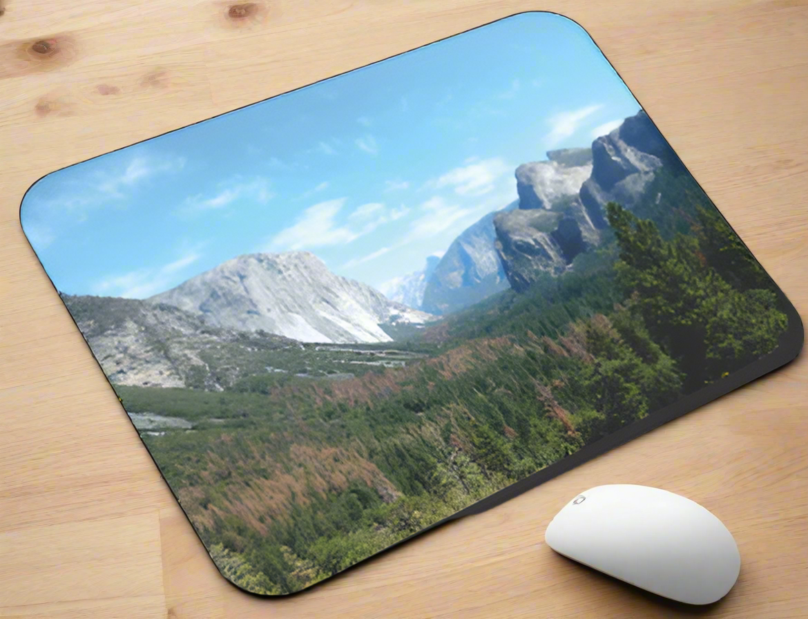 Yosemite National Park - Mousepad Mouse Pads Smiling Wombat